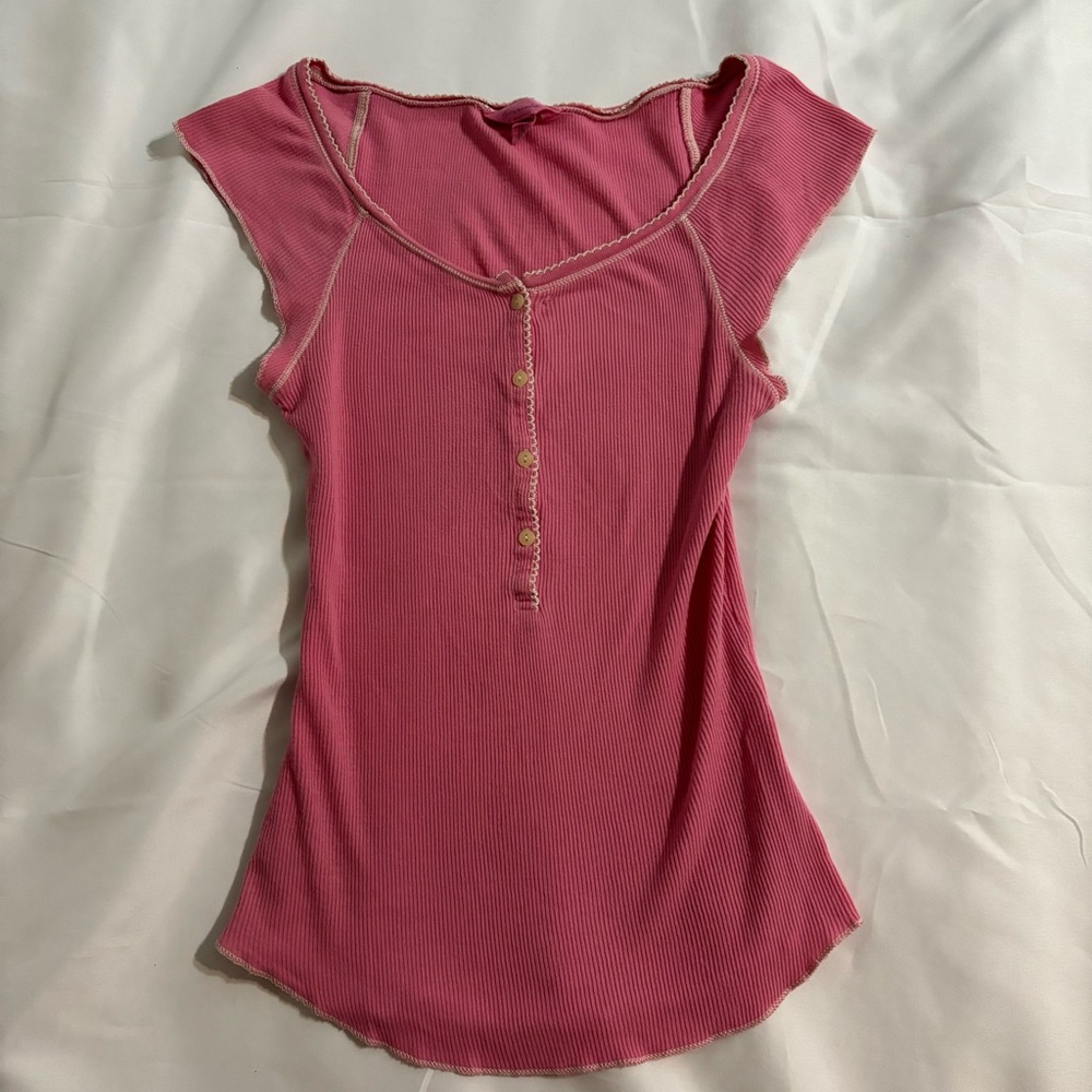 Sold- Y2K Abercrombie pink henley cap sleeve top